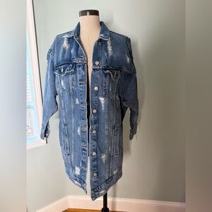 Zara blue denim jacket with distressed details. Size M #denimjacket #distressed